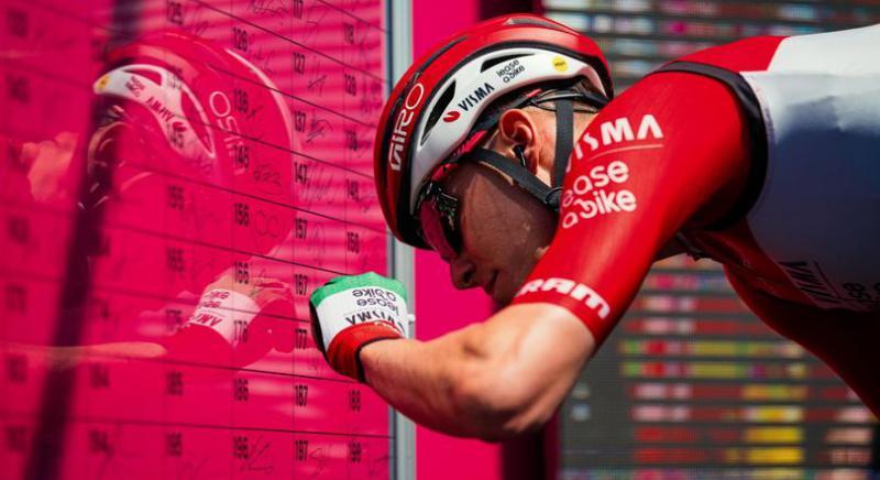Giro d'Italia hírek: remekül kezdett Valter Attila, Jhonatan Narvaez motiváltan vágott neki a viadalnak, kicsit korán indított Tadej Pogacar