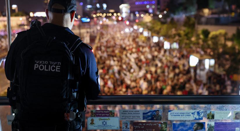 Tízezrek követelték a tűzszünetet és a túszok elengedését Tel-Avivban