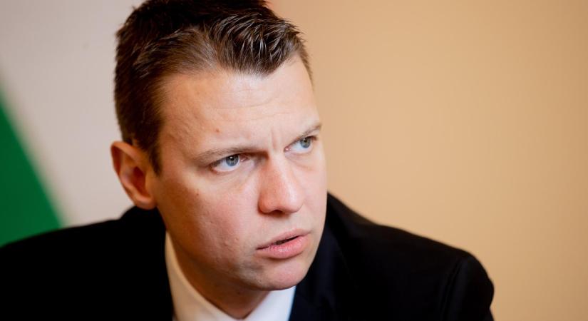 Menczer Tamás: Orbán Viktort mindenáron el akarják hallgattatni!