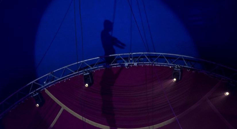 Új részletek a cirkuszi balesetről: „erőből a közönségbe csapódott” egy fémcölöp