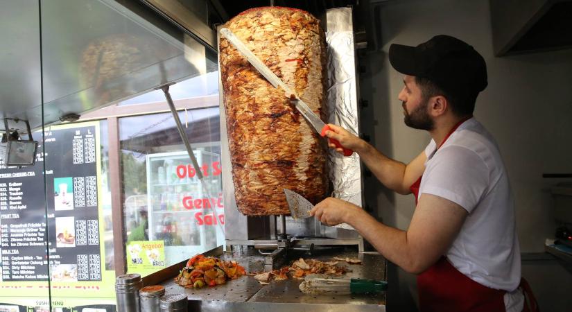 Oltalmat kérnek a törökök a döner kebabnak az Európai Uniótól