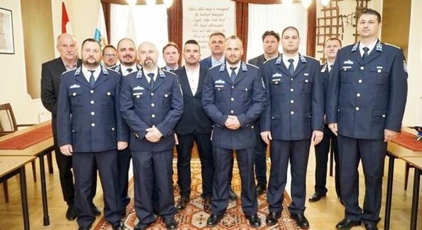Elismerésben részesültek a Kondoroson szolgálatot teljesítő rendőrök
