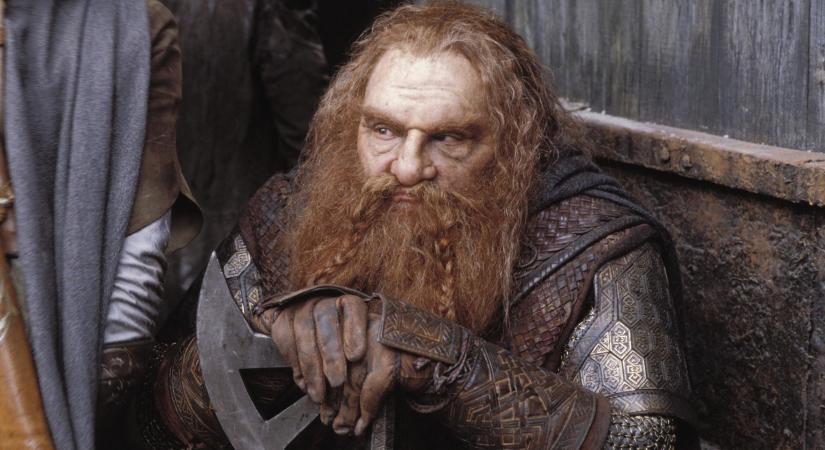 80 éves lett John Rhys-Davies, aki eleinte nem hitt A Gyűrűk Urában, csak ingyen nyaralásként fogta fel a meghallgatást