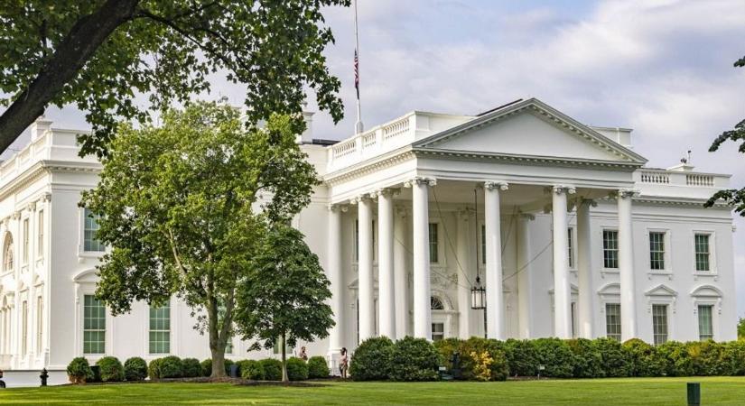 Halálos áldozatot szedett a Fehér Ház megemelt biztonsági kordona