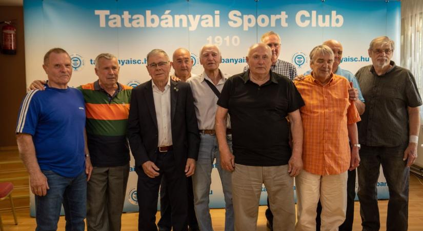 A Tatabányai Sport Club ünnepélyes keretek között fogadta a labdarúgó hősöket