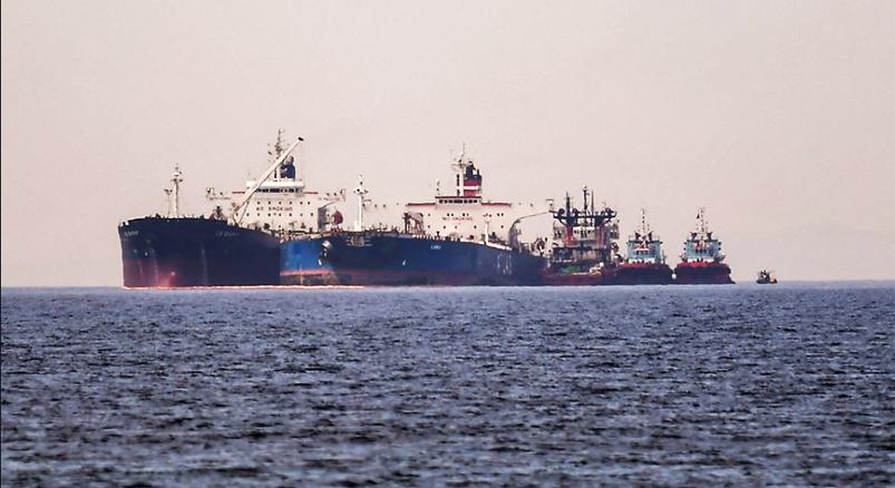 Hirtelen délre helyezik át a Görögország előtt úszó orosz olajbázist