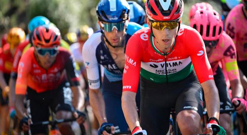 Giro d’Italia hírek: Valter szerencsésen megúszta a bukását, Pogacar rózsaszínben, jön a sprinterek első lehetősége