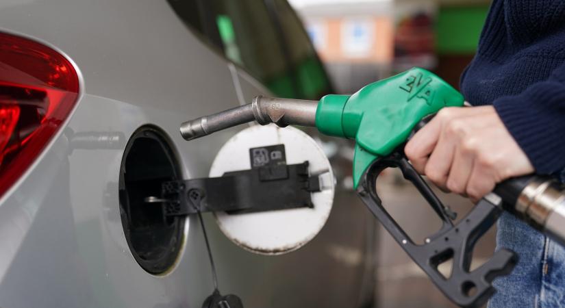 Új időszámítás kezdődik a hazai üzemanyagáraknál, kiszámíthatatlan a helyzet