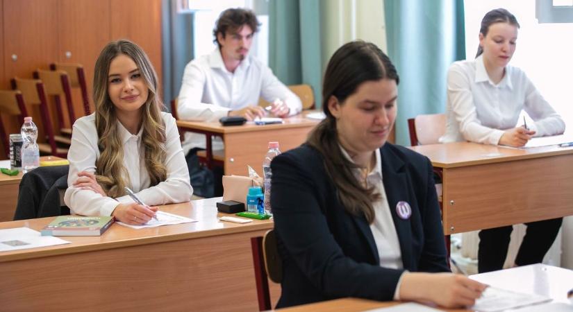 Magyar érettségin bizonyíthatnak a debreceni diákok is