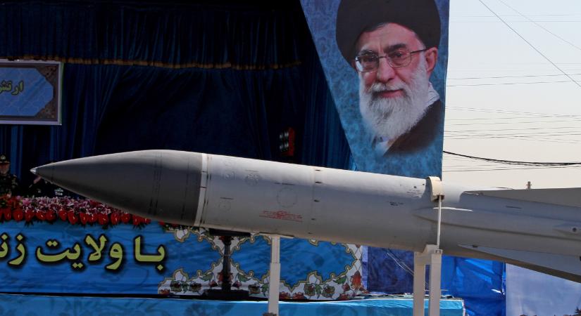 Tíz év alatt űrhatalommá válna Irán