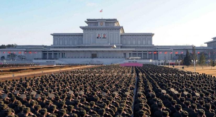 Észak-Korea népe hivatalosan is hűséget esküdött Kim Dzsongunnek