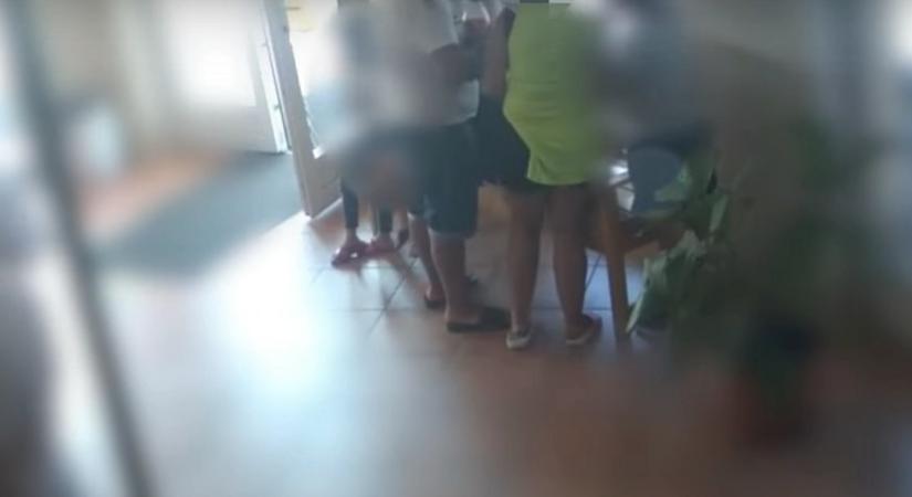 Videón a komáromi gyógyfürdőben történt tárcalopás