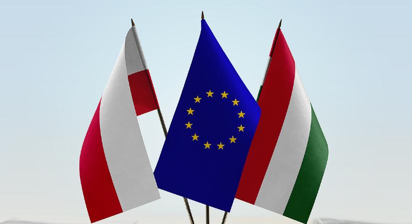 Magyarország egyedül maradt, az EU szerint a lengyeleknél már nincs jogállamisági probléma