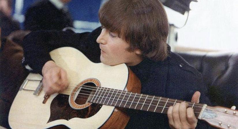John Lennon elveszettnek hitt akusztikus gitárját árverezik el New York-ban