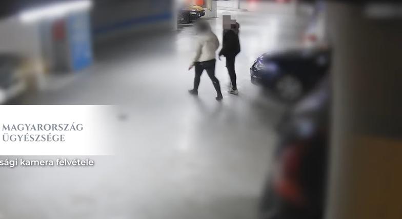 Győri parkolóházból lopott, felvette a kamera – videó!