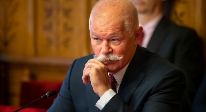 Válasz Online: Csák János tárcája lépett közbe, hogy ne rúgják ki a Mi Hazánk EP-képviselőjét a Magyarságkutató Intézettől