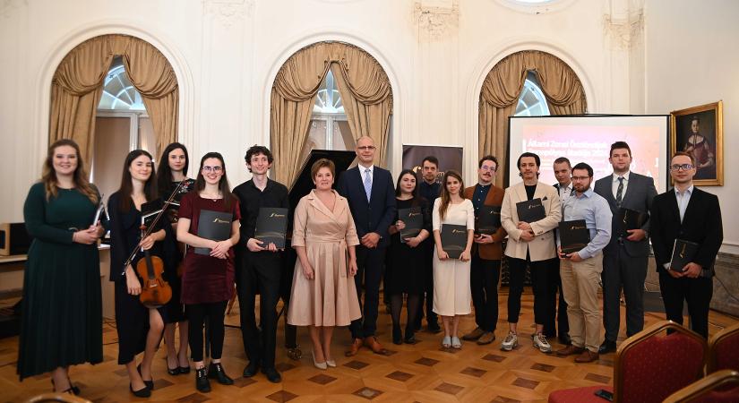 Tizenöt fiatal művész részesült állami zenei ösztöndíjban