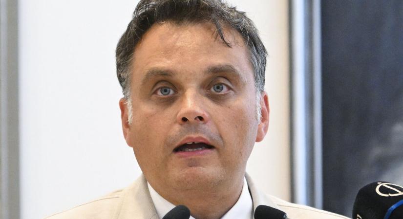 Latorcai, miután a magyarok meghalni járnak a kórházakba: a kormány „rendkívül elkötelezett” az egészségügyi helyzet további (!) javítására