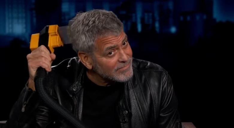 George Clooney elárulta, hogy gy porszívóval vágja le a haját már 25 éve