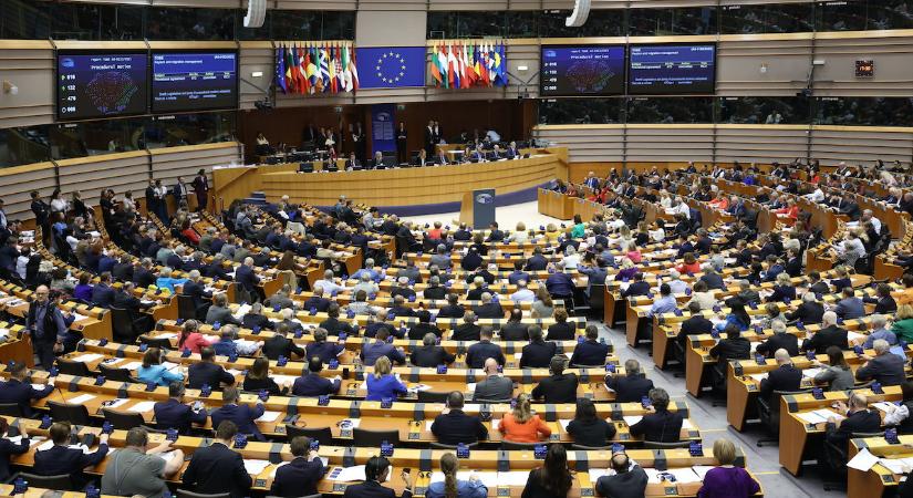 Az NVB nyilvántartásba vett öt listát az EP-választásra