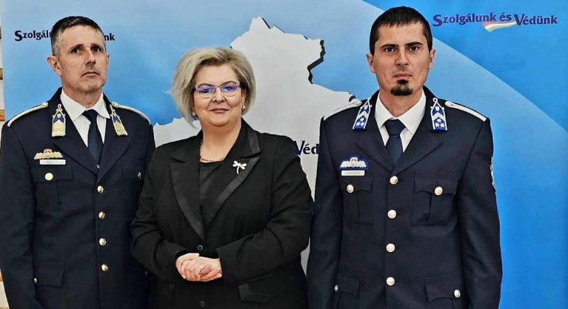 Rendőröket jutalmazott meg a csalásért elítélt fideszes polgármester