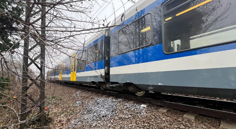 Borzalom: Budapesten gázolt el egy embert a vonat