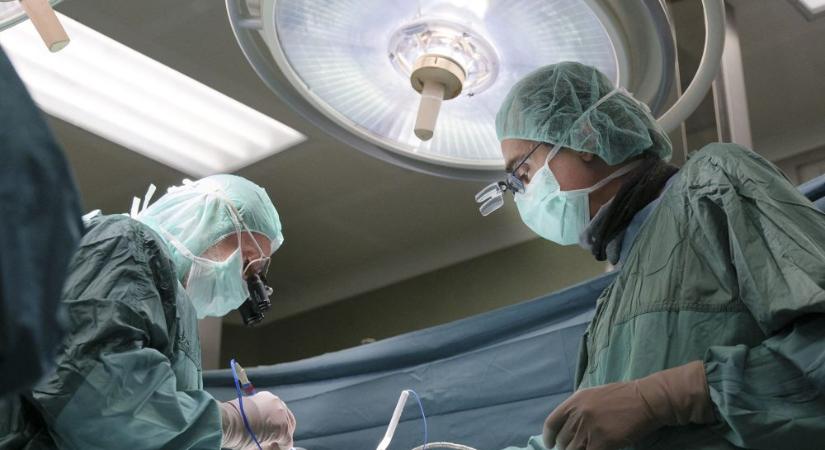 Népszava: Kórházak ellen indított végrehajtást a NAV