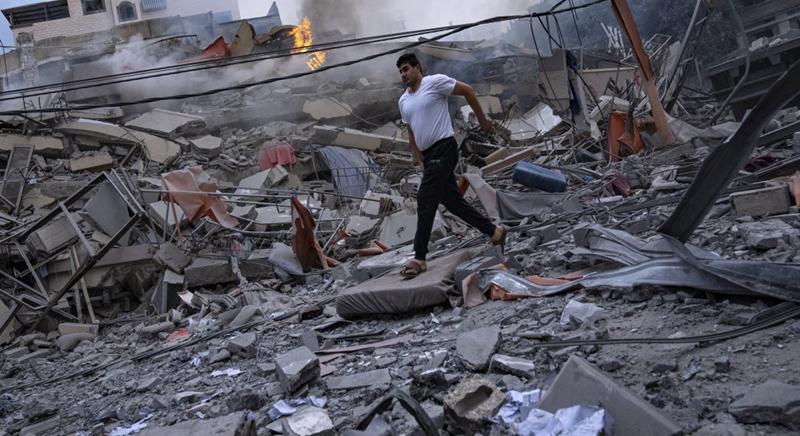 Izrael megkezdte a palesztin civilek evakuálását
