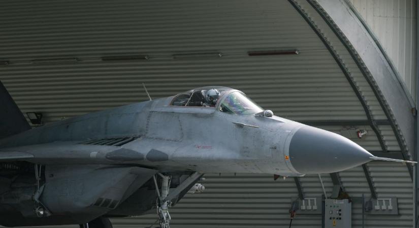 MiG–29-es vadászgépek várják a szomszédban a kínai elnököt