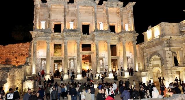 Már éjszakai is meglátogathatjuk Törökország egyik híres ókori helyszínét