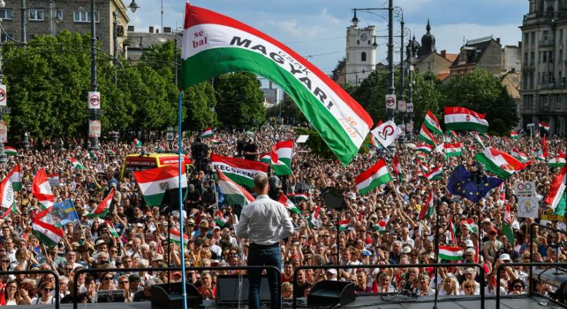Nézőpont Intézet: Magyar Péter pártjának egyedül csaknem akkora a támogatottsága, mint az összes baloldali ellenzékinek együttvéve