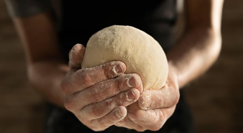 Így készül az igazi hamuban sült pogácsa
