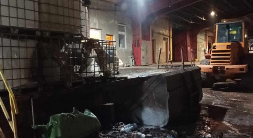 Szemeteskonténer lángolt Miklóson, a tűzoltóknak köszönhetően nem lett nagyobb baj