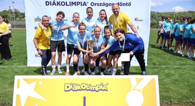 Csúcson a Zrínyi: bajnok lett a női focicsapat a diákolimpián - fotók