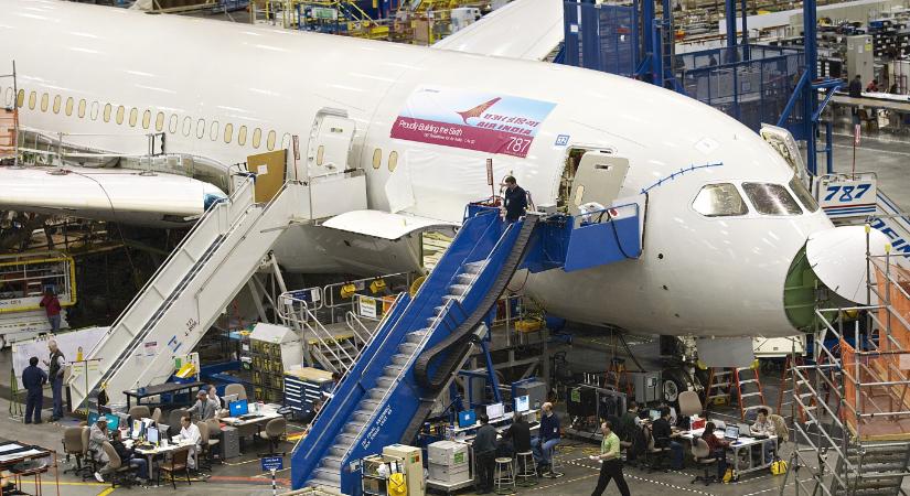 Egy munkástól tudta meg a Boeing, hogy fontos ellenőrzések maradtak el a 787 Dreamliner gyártása közben