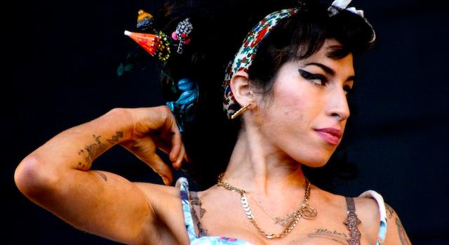 Lezüllött Amy Winehouse halála után szerelme