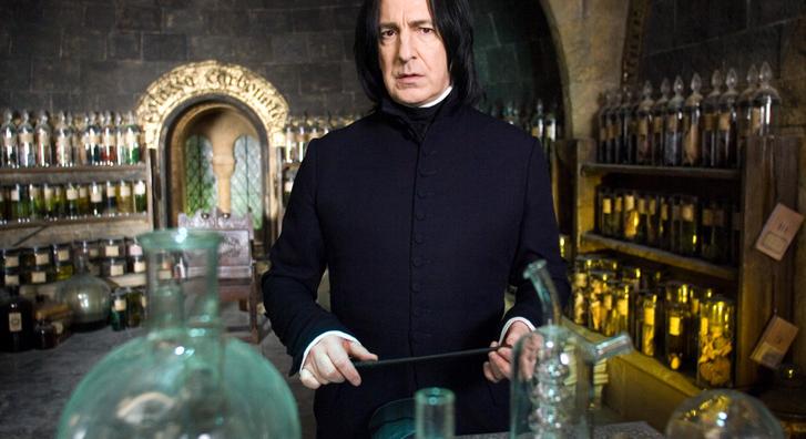 J.K. Rowling elárulta, hogyan mondta el Alan Rickmannek a Harry Potter meglepő fordulatát