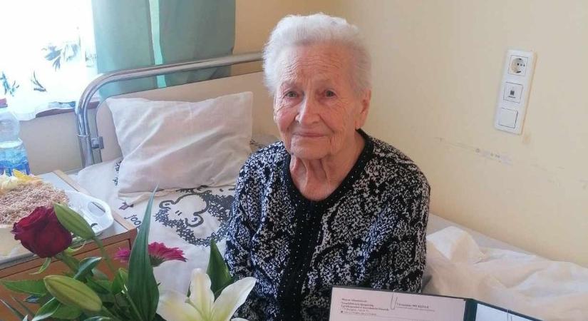 95. születésnapján köszöntötték a salgótarjáni időskorúak otthona lakóját
