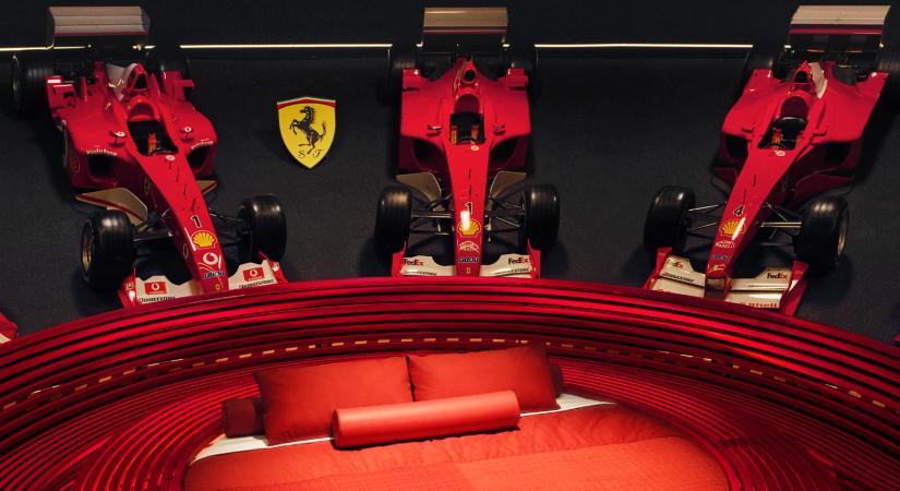 Pokoli szerencsés, aki a Ferrari-múzeumban éjszakázhat