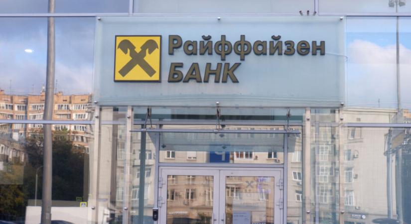 A nyugati bankok több mint 800 millió eurót fizettek be Putyin kasszájába