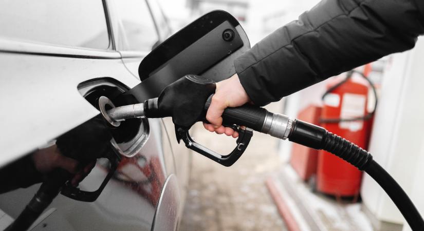 Az üzemanyagárakkal kapcsolaos bejelentésre készül a kormány