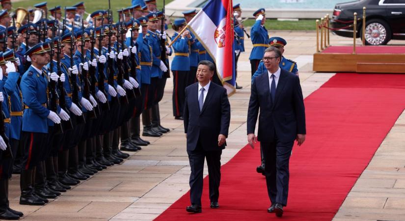 Magyarországnak és Szerbiának is nekimentek a franciák a kínai elnök látogatása miatt