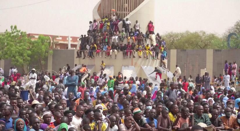 Láncreakció: Megérkezett Nigerbe az orosz katonai kontingens  videó