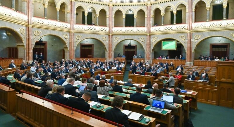 Mégsem támogatja a Fidesz-frakció a gyónási titkot érintő módosítást