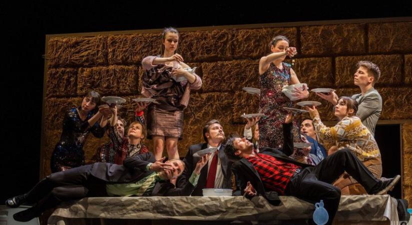 Székely színházalapítás, modern Jókai és a jómód komondorában bolhaként ugráló dzsentrik a Nemzeti Színházban