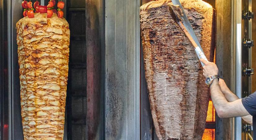 Egekben a népszerű street food ára: árstopot vezethetnek be a kebabra