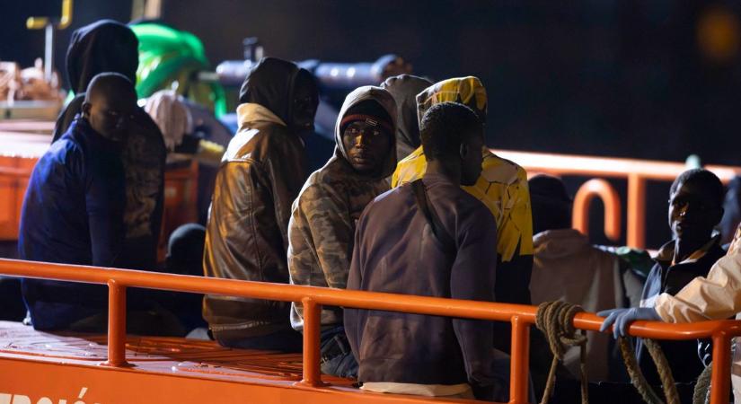Erősödik a migrációs nyomás a dél-olaszországi partoknál