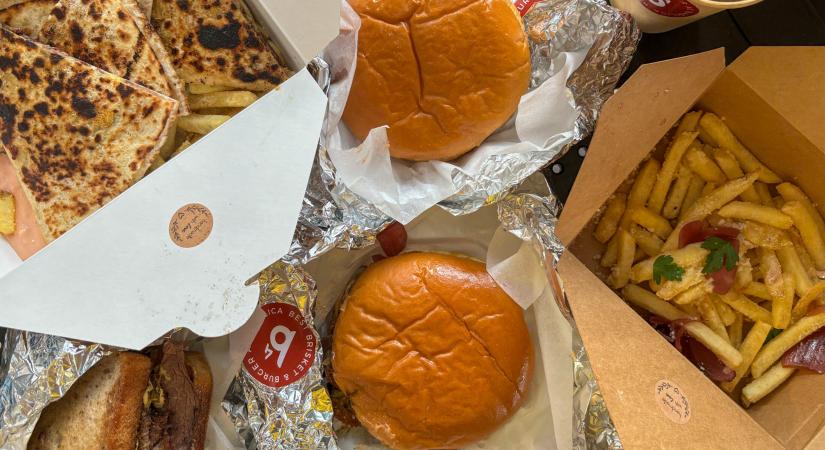 Tovább tombol a smashed burger láz, de vajon tud-e még újat mutatni?