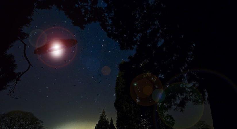 Hang nélkül siklott a város fölött az éjszakai megfigyelő UFO