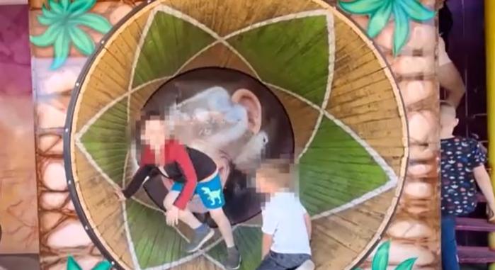 Egy ötéves kisfiú három ujját roncsolta szét egy játék a dunakeszi majálison